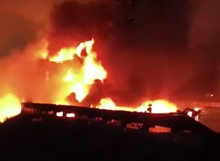 ટક્કર પડતાં જ એવો બ્લાસ્ટ થયો કે મહિલા-પુરુષ જીવતા સળગી ગયા!